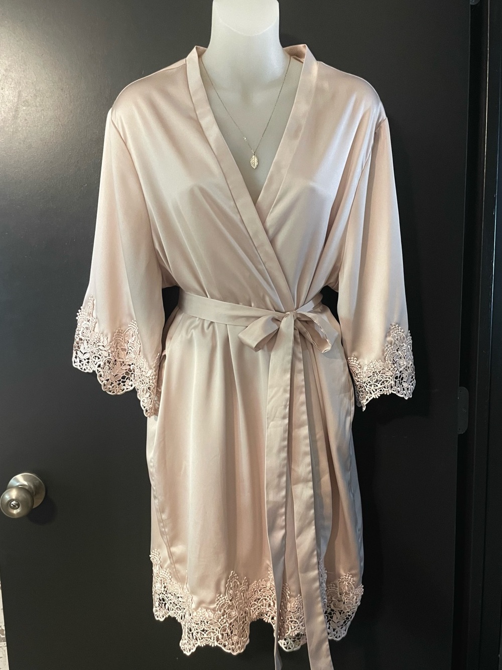 Le Rose Satin Lace Trim Bridal Robe Blush Pink Kimono Sleeve Tie Waist L/XL